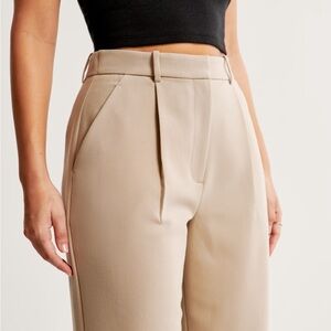 Abercrombie & Fitch Curve Love Tailored Straight Pant